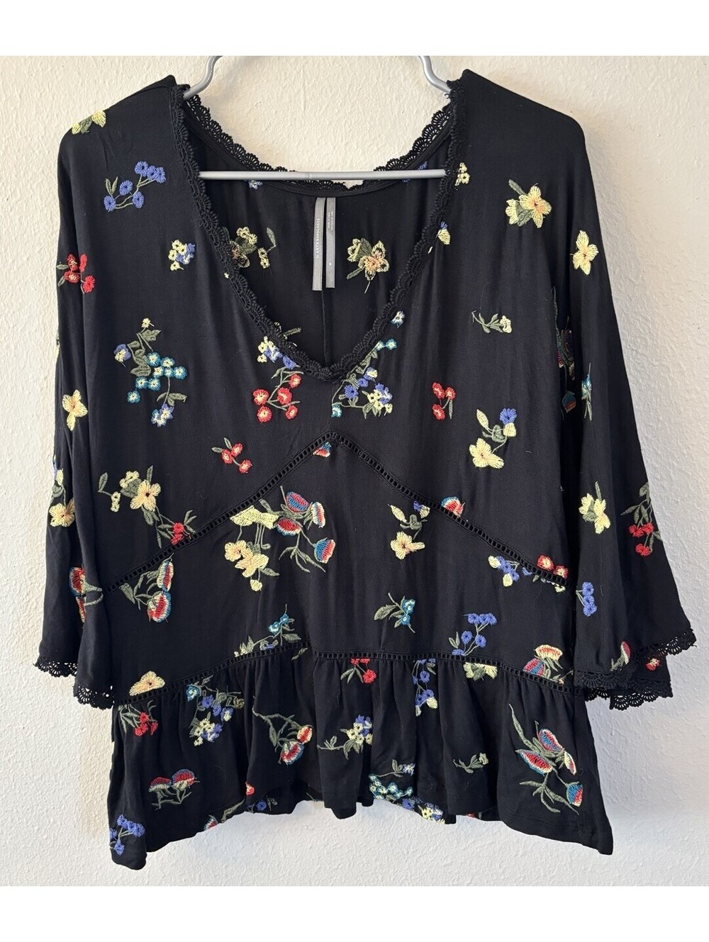 Anthropologie Parvati Floral Embroidered Top Women's Casual Blouse Size Medium